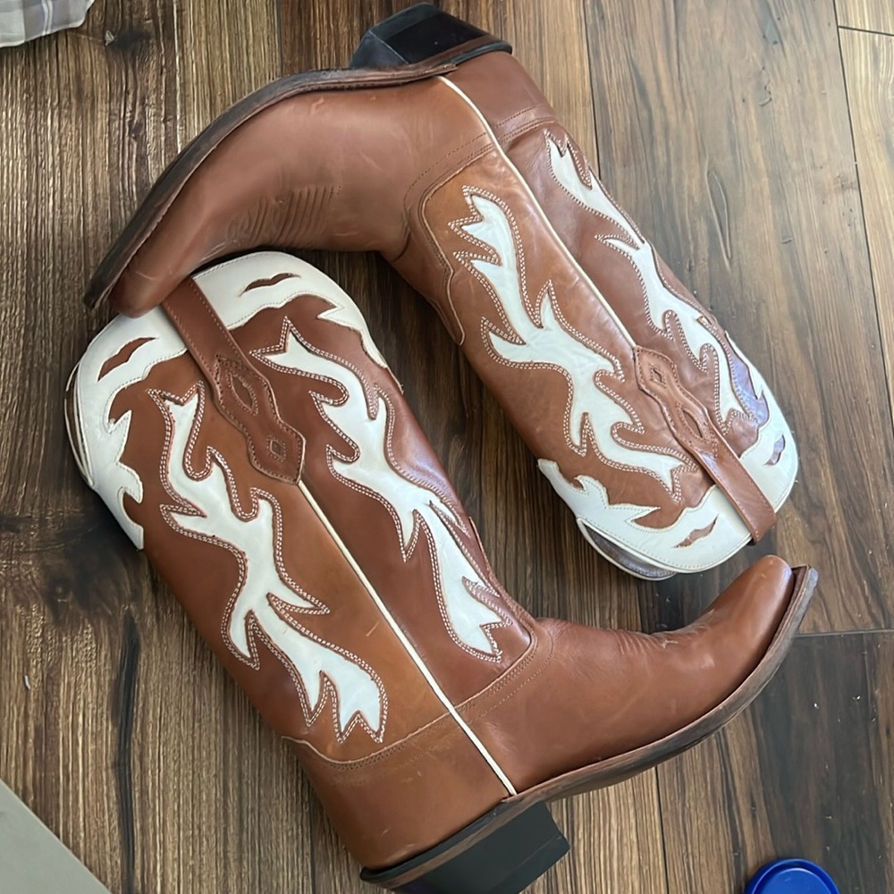 Old west beautiful cowboy boots, size 7